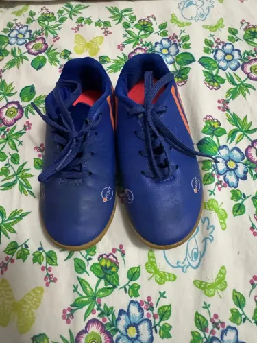 Chuteira umbro azul infantil TAM 28