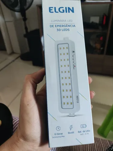 Luminária de emergência Elgin nova por 30,00