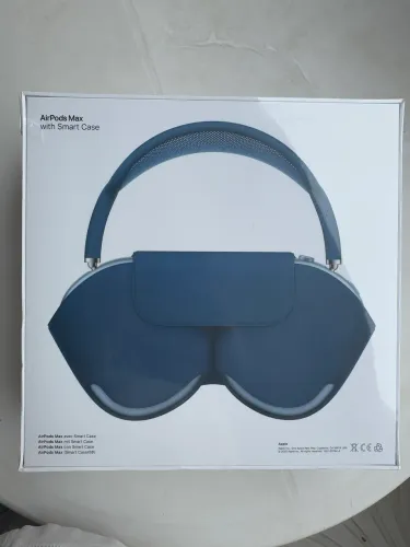 Headphone Apple AirPods Max lacrado na caixa