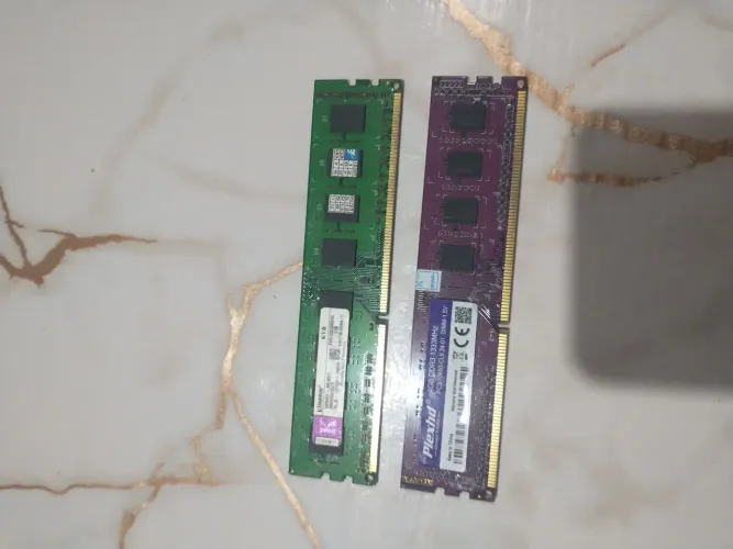 Memória RAM DDR3 4GB Kingston e Plexhd