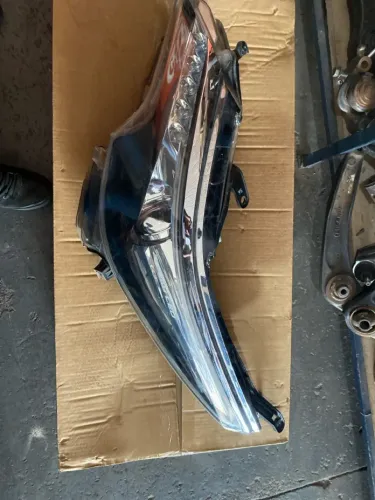 Farol Hilux SW4 2016/20 original usada lado esquerdo