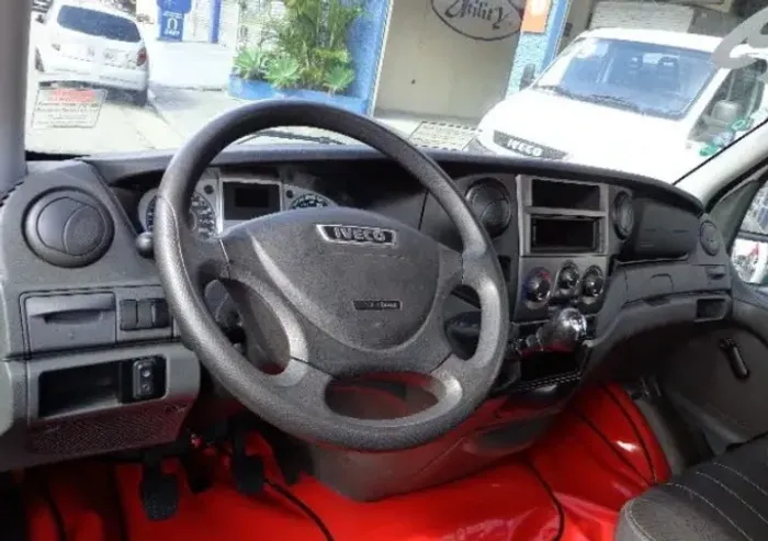 Iveco Daily 35s14 2017 Carroceria