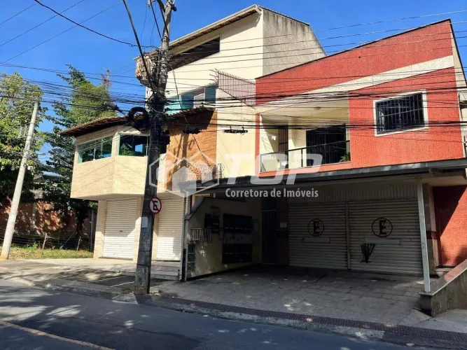 Ponto Comercial com Aprox 87,51 m² com estacionamento na frente e 02 vagas de garagem