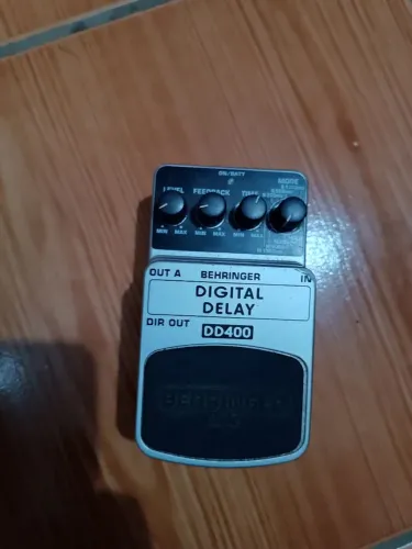 Pedal Behringer DD400 Digital Delay