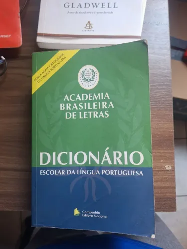 Dicionário Escolar da Língua Portuguesa Mais de 1000 páginas Usado