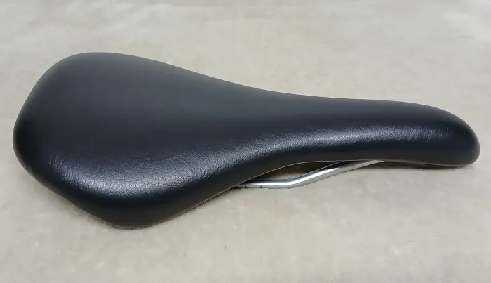 Banco Selim Tern Link D8 Importado Preto Aerodinâmico