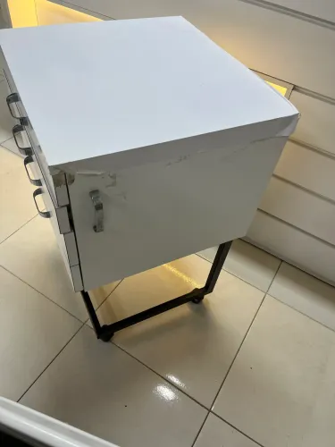 Mesa Auxiliar odontológica 
