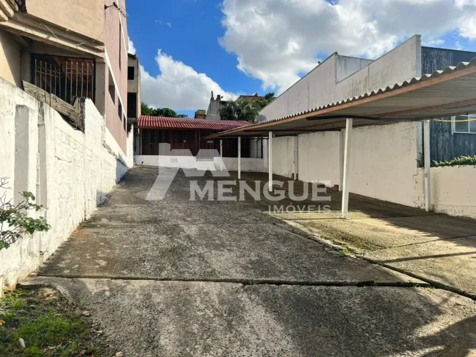 2 Casas residenciais com 2 dormitórios à venda no bairro Jardim São Pedro em Porto Alegre 