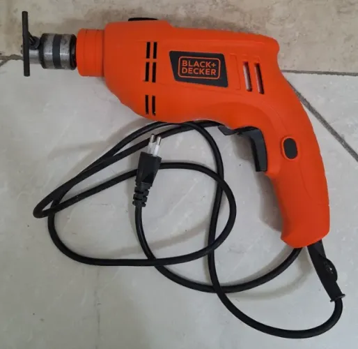 Furadeira de Impacto 3/8" (10mm) Black & Decker