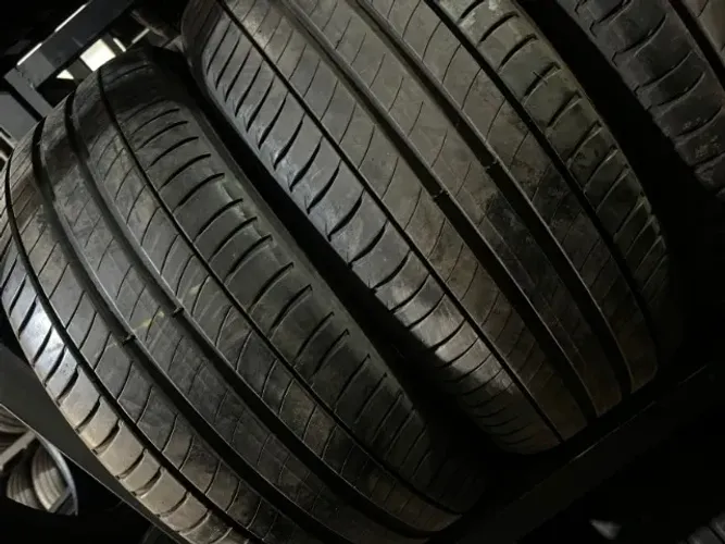 Pneu 235/55/18 Michelin 85% Vida util