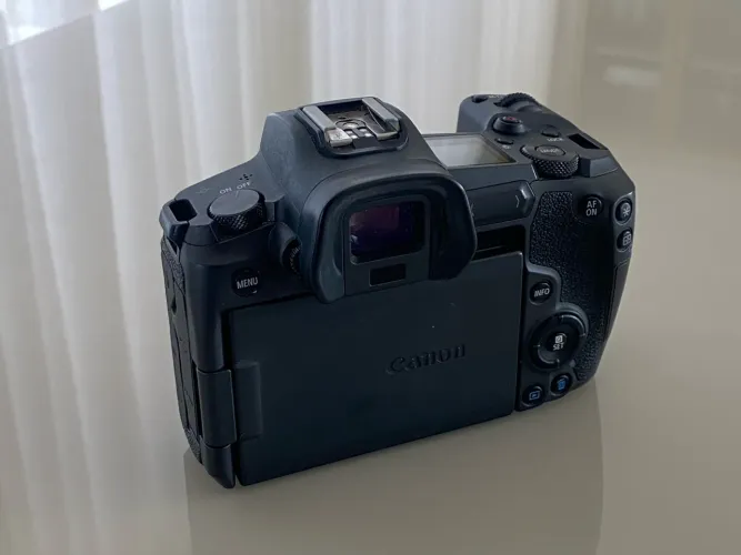 Câmera Canon sem espelho - Qualidade profissional