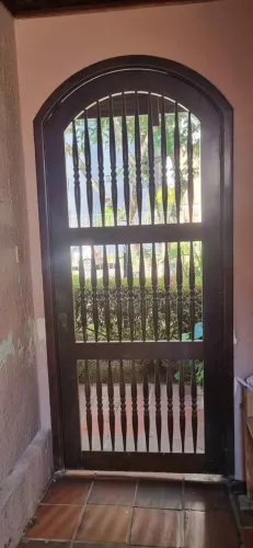 Vendo porta antiga de imbuia