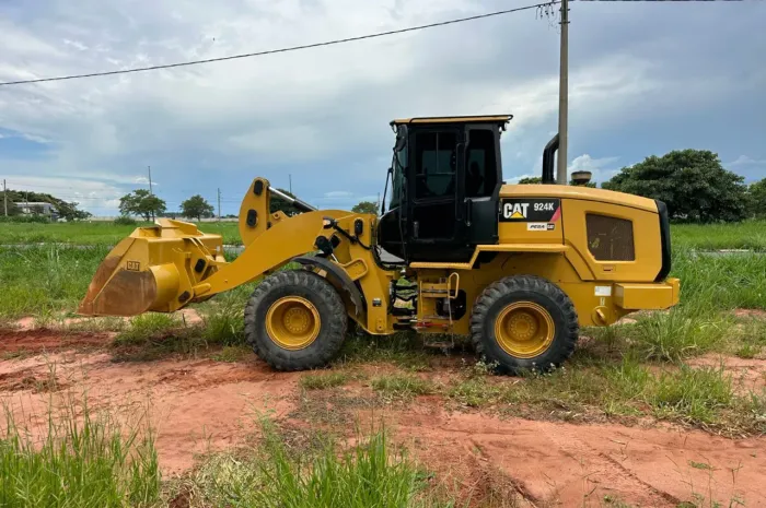 Pá Carregadeira Caterpillar 924K ano 2018 com 13.500 horas, em SP