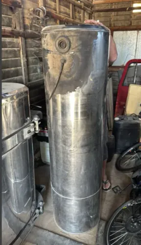 Tanque de inox BEPO 200 litros usado.