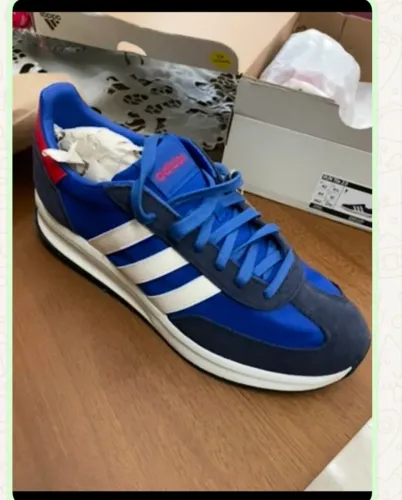 Tênis adidas novo