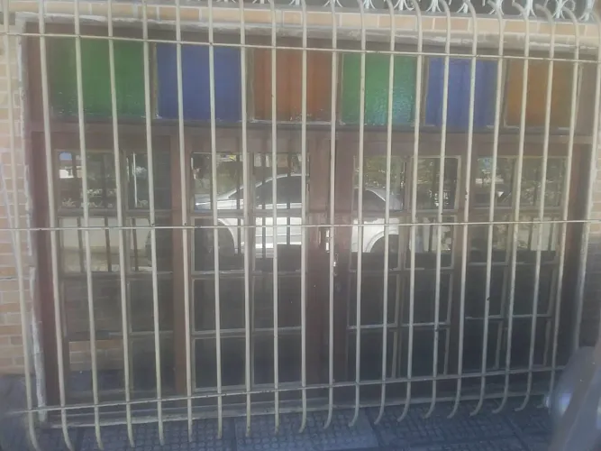 JANELÃO, GRADE E PIA DE INOX 