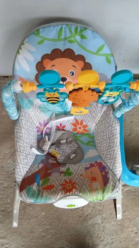 Vende-se cadeirinha de balanço