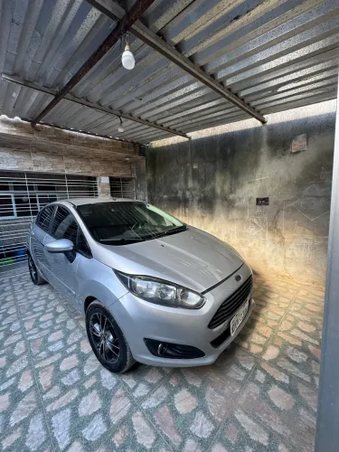Ford Fiesta 1.5 16V Flex Mec. 5P 2015