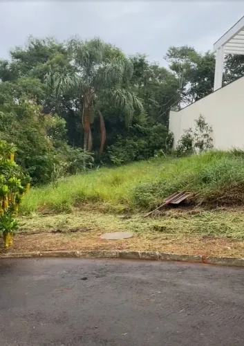 Terreno com 432 m² no Condomínio Parque do Império - Juiz de Fora