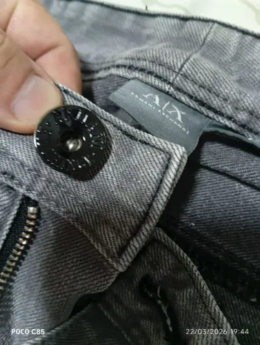 Calça jeans Armani semi nova 