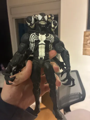 Boneco do venom articulado