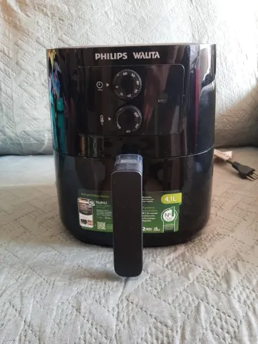 Vendo Fritadeira Airfryer Philips Walita Série 3000 4,1L, Preta, 220V, zerada.