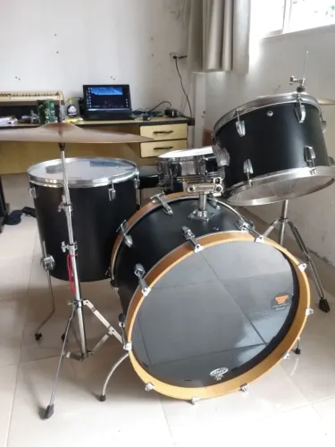 Bateria Pinguin anos 70