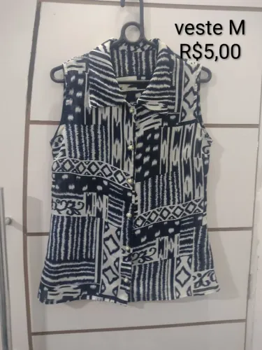 Lote com sete blusas femininas veste M