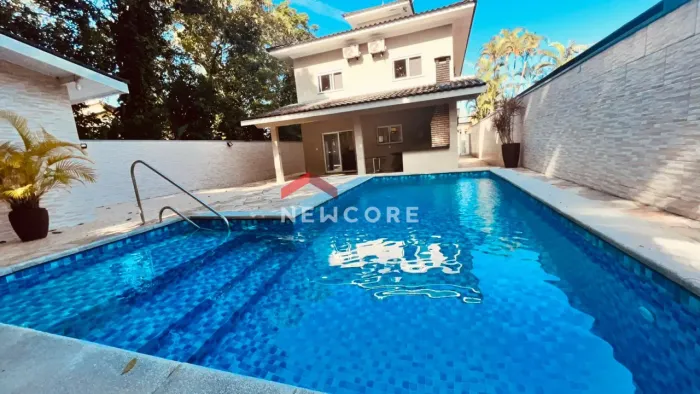 Casa de condomínio em Alameda Guaibe - Boracéia - São Sebastião/SP