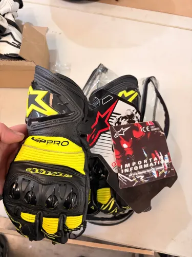 Luva alpinestars gp pro R3