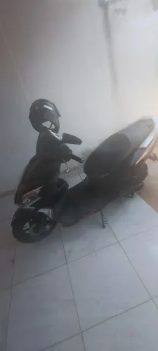 Moto elite 125, segunda dona, pra vender ou trocar 