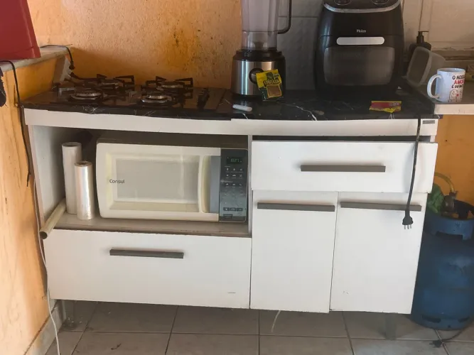 balcão com fogão cooktop