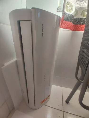 Ar condicionado funcionando perfeitamente, pra sair hj.