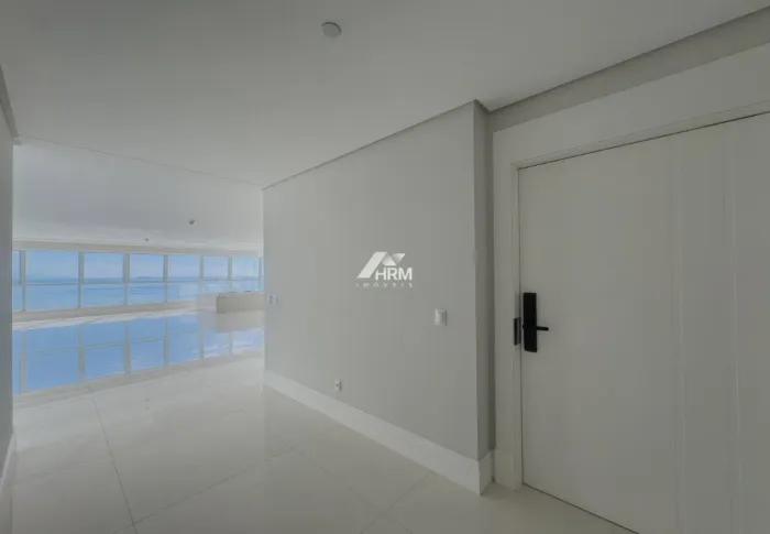Apartamento de 05 suítes frente mar - Balneário Camboriú