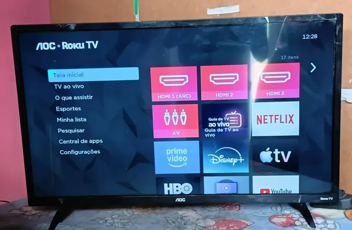 Vendo essa TV ela é smart não tem defeito