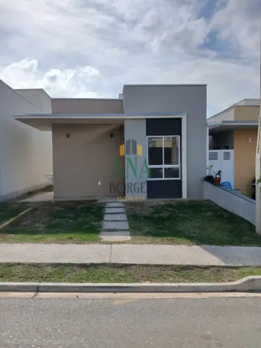 CASA A VENDA EM CONDOMINIO