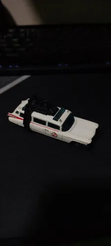 Carrinho Hotwheels modelo Echo-1 Caça-fantasmas