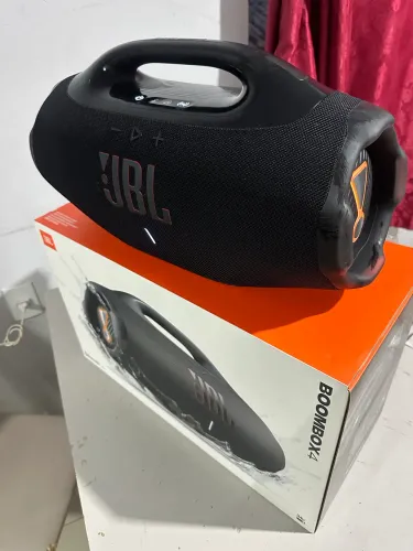 Caixa jbl bombox 4 semi nova 4 meses de uso