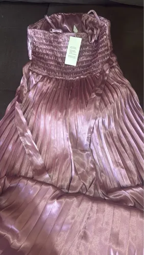 Lindo vestido de festa cetinado Novo