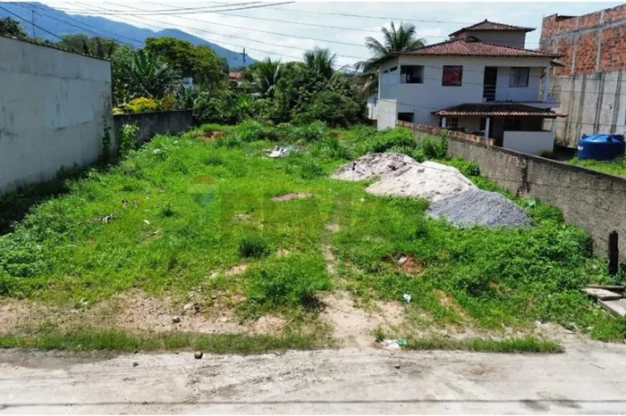 Vendo Terreno com 426 M² no Bairro Cajueiro Rio Bonito/RJ