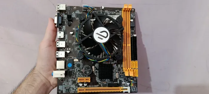 Placa mãe BPC-HM55-NT com i5 760