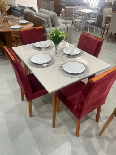 Mesa de Jantar com 4 Cadeiras (MOSTRUÁRIO)