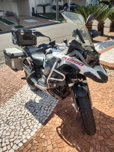 R 1200 GS Adventure. Rodada porém bem cuidada, moto de viagem só asfalto