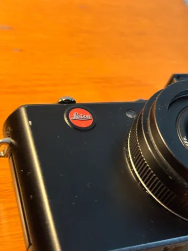 Câmera Leica DLUX 4