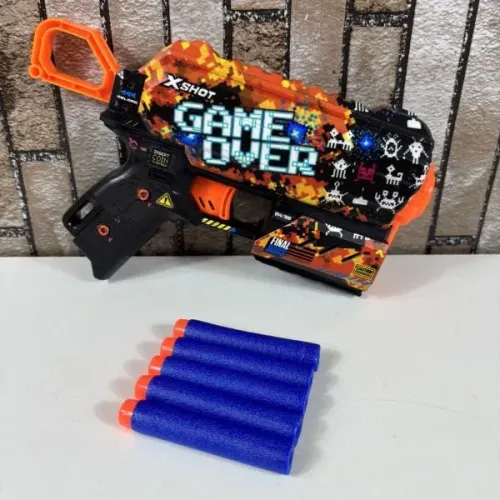 Lançador de Dardos X-Shot, com 5 munições, funcionando perfeitamente! 21cm de comprimento