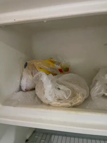Vendo geladeira, gelando muito!