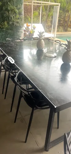 Mesa em granito preto