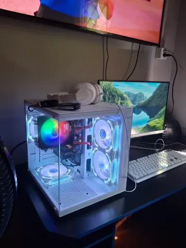 Pc gamer com rack e cadeira gamer com led. 