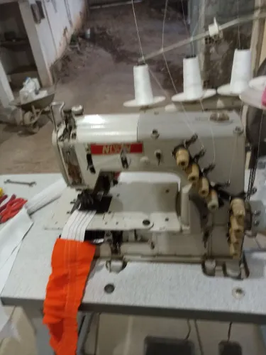 Máquina de costurar nissin