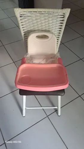 Cadeira de refeição para bebê